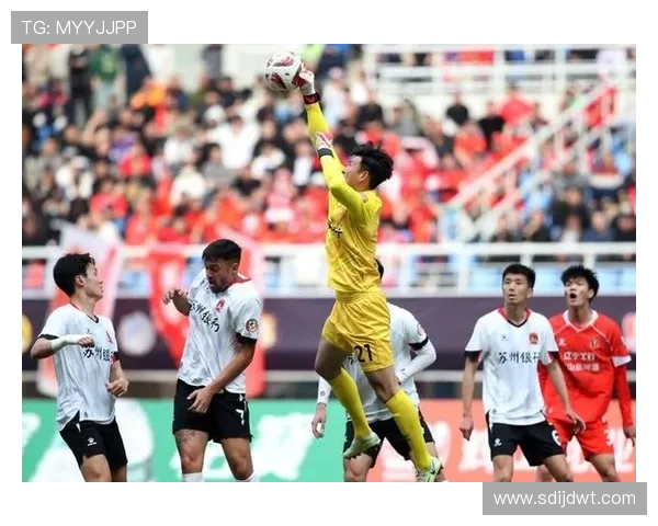 中甲赛季焦点转移 多名新星崭露头角 球队更新阵容挑战再起